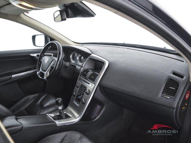 VOLVO XC60 D4 Momentum - PER OPERATORI DEL SETTORE