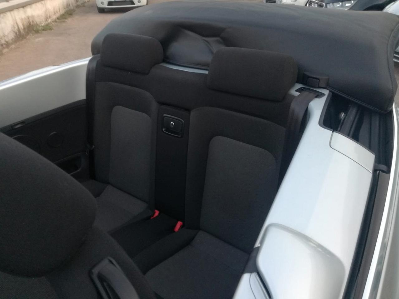 Volkswagen New Beetle 1.4 Cabrio Cappotta Elettrica