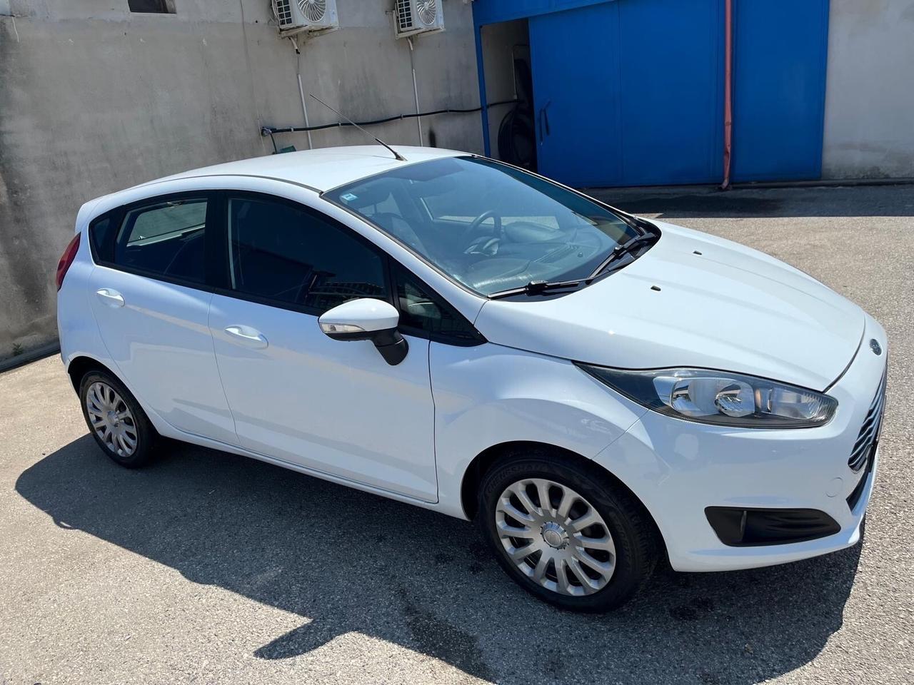 Ford fiesta 5P-1.5 tdci/75 cv-full-2013