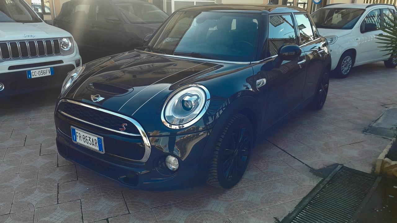 Mini 2.0 Cooper SD aut. Hype 5 porte