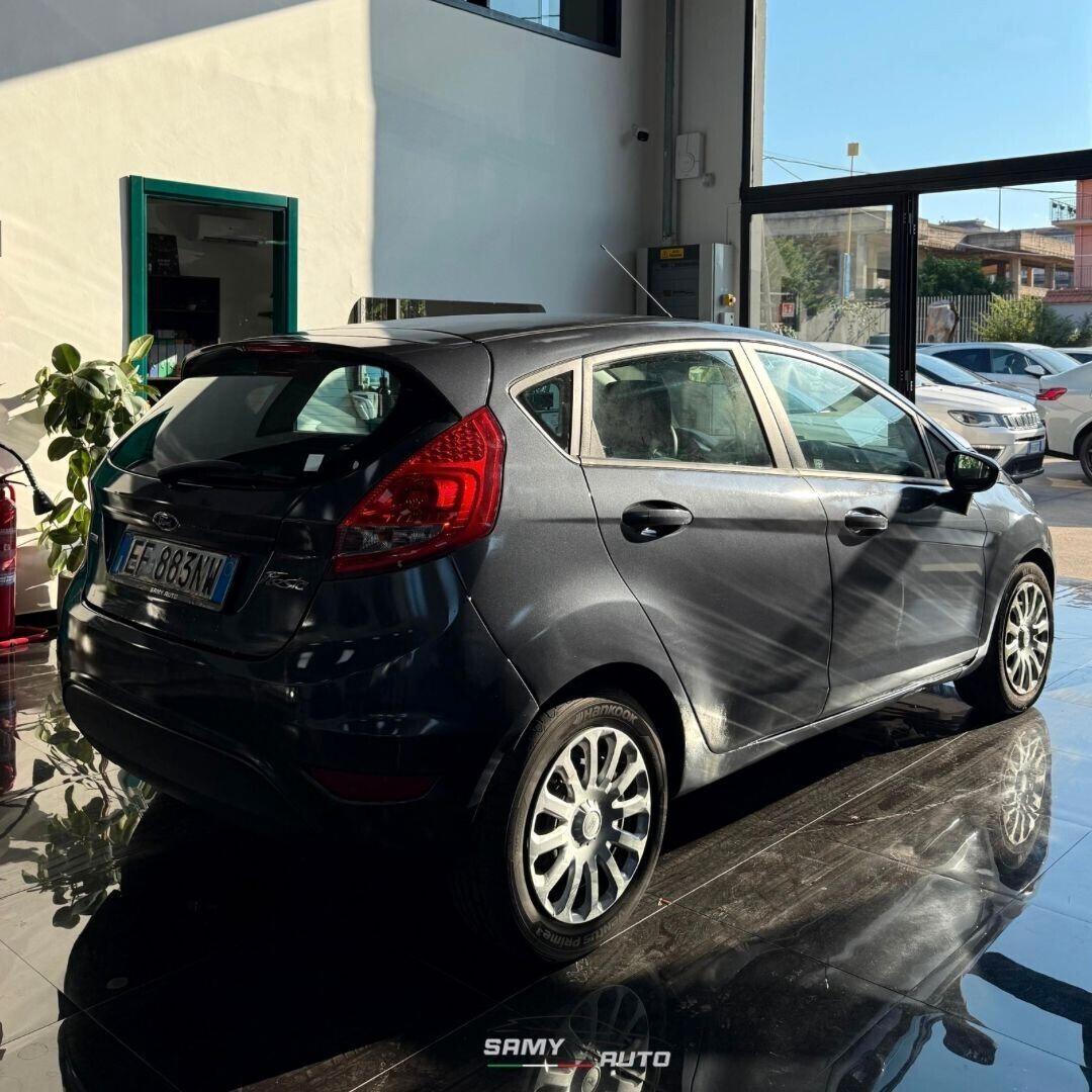 Ford Fiesta 1.4 TDCi 70CV 5 porte Titanium
