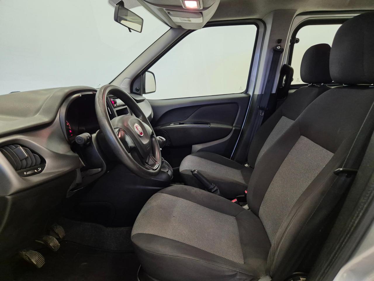 Fiat Doblo 1.4 16v Pop 95cv -NEOPATENTATI - UNIPROPRIETARIO - Sens. Park.