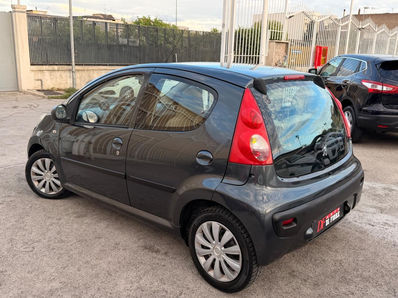 Peugeot 107 1.0 68CV CAMBIO AUTOMATICO SWEET YEARS