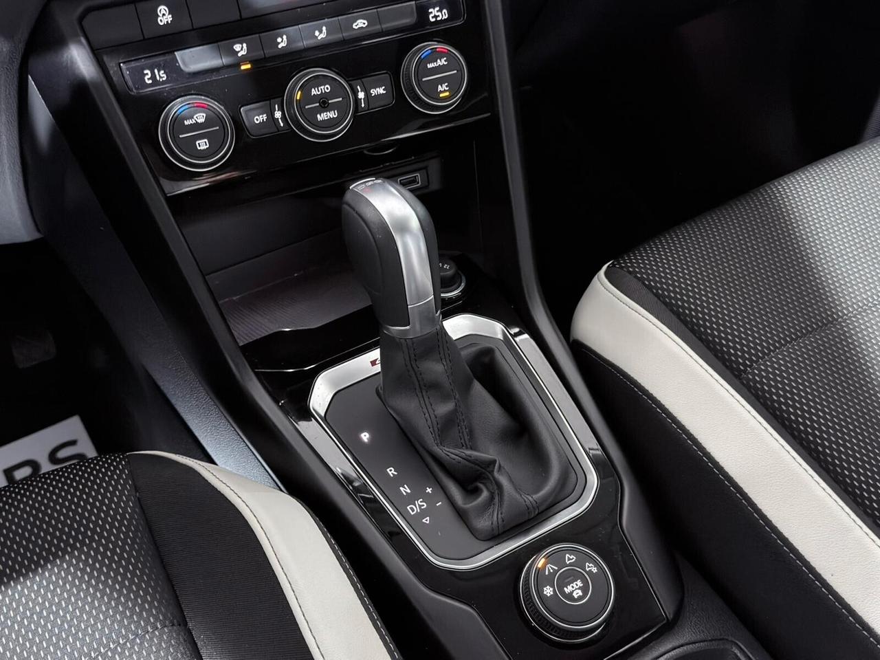 VW T-ROC 2.0TDI 150CV DSG 4MOTION 59.000KM 1HANDE