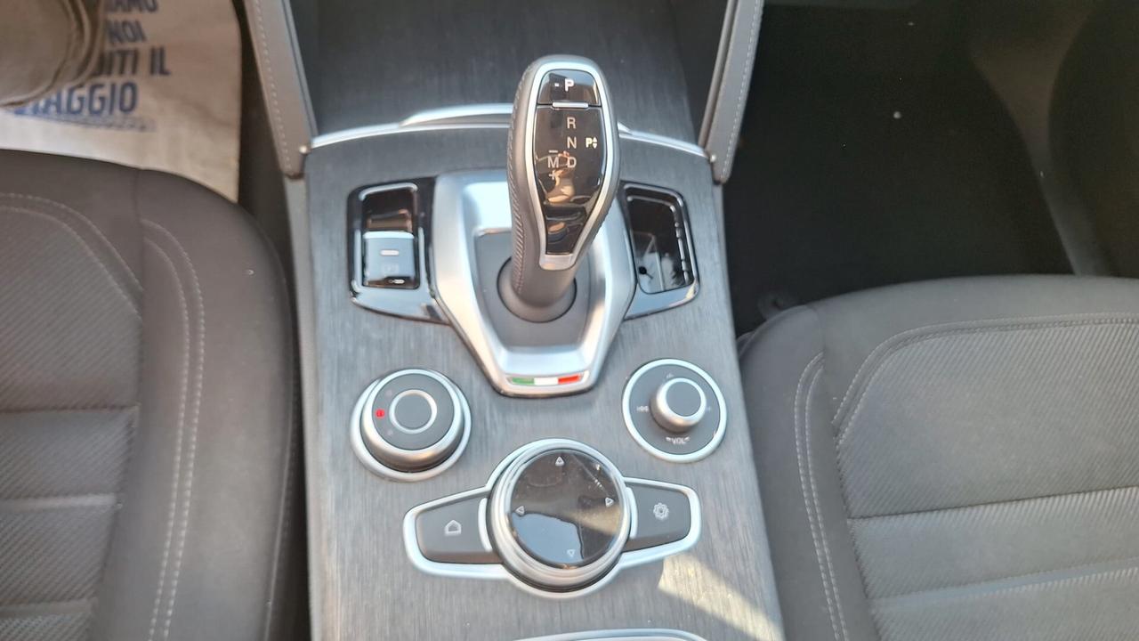Alfa Romeo Stelvio 2.2 Turbodiesel 190 CV AT8 RWD Business