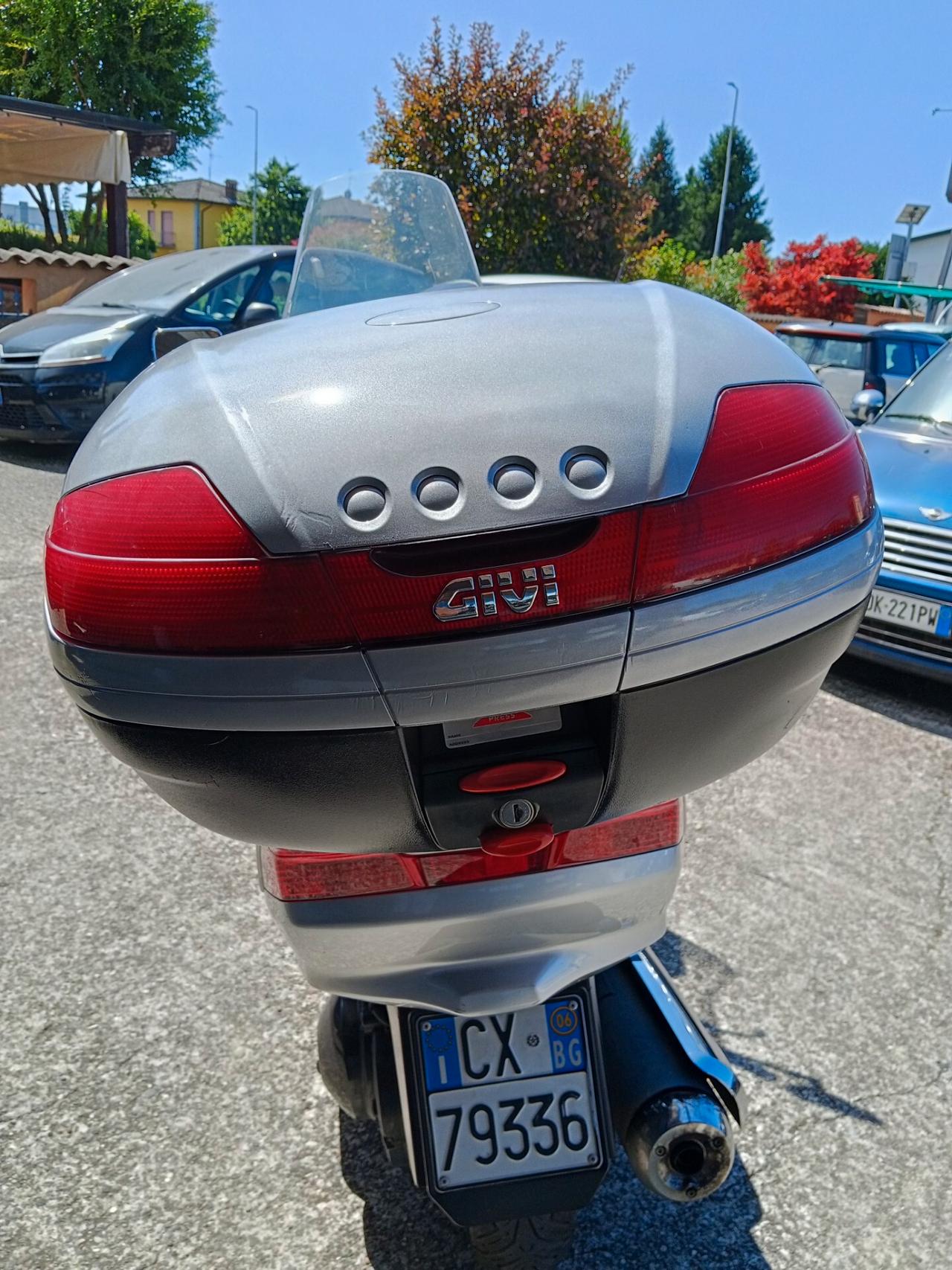 Suzuki Burgman 400