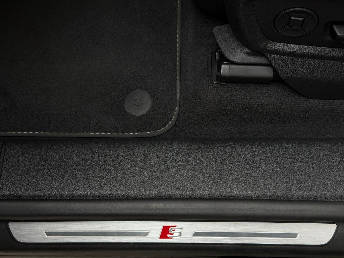 New Audi Q8 50TDI Quattro S-line Identity Black 286CV