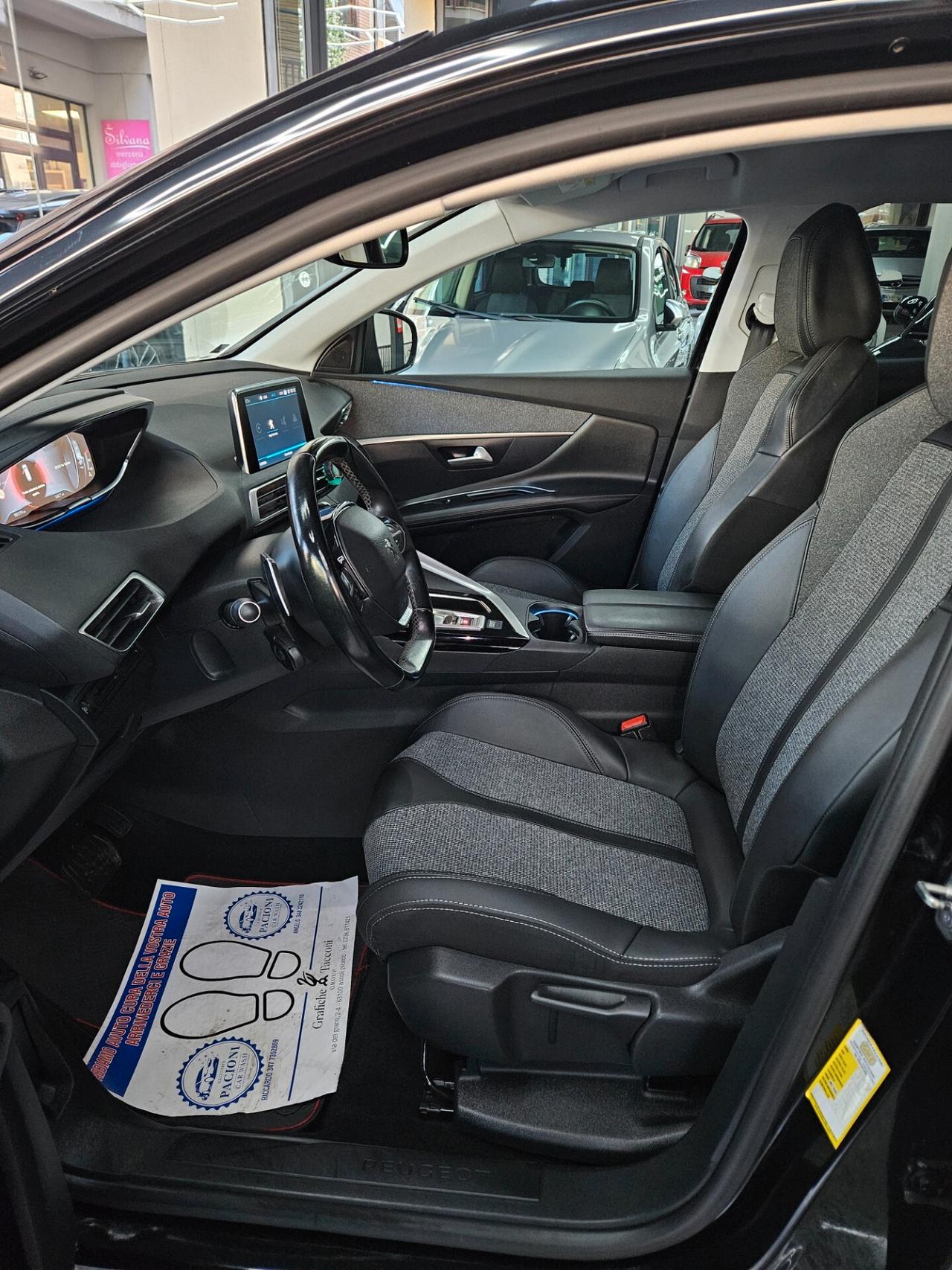 Peugeot 3008 BlueHDi 130 S&S EAT8 Allure