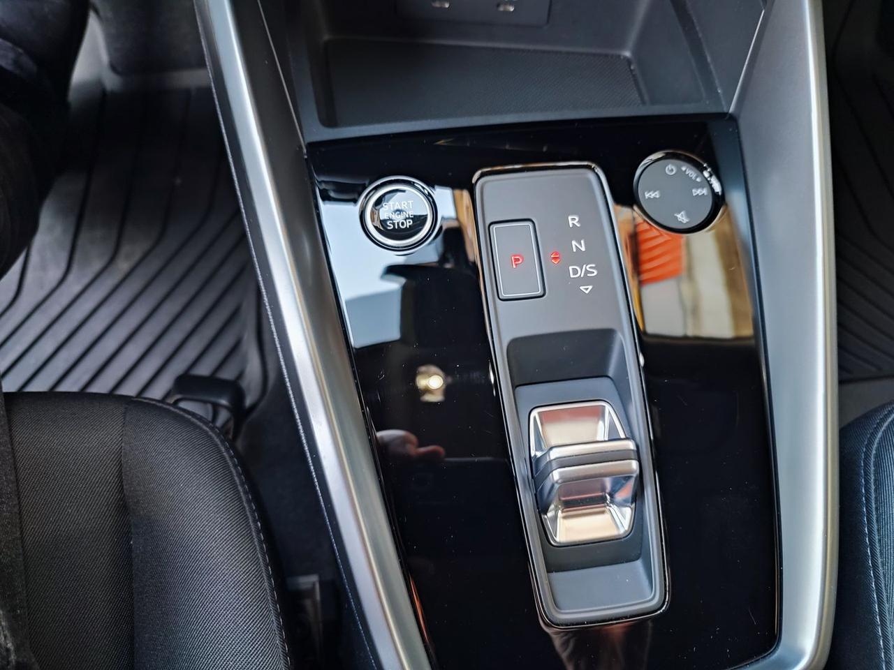 Audi A3 1.0 30 TFSI MHEV Sportback Business #9915