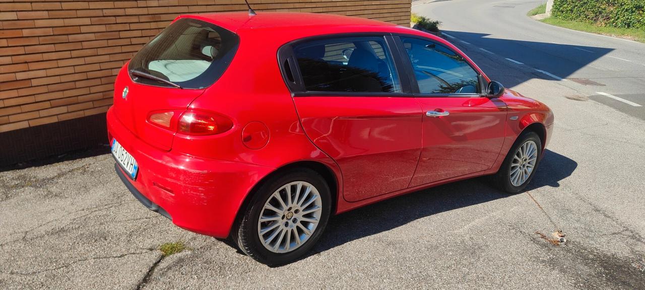 Alfa Romeo 147 1.9 JTD M-JET 16V 3 porte Dist.