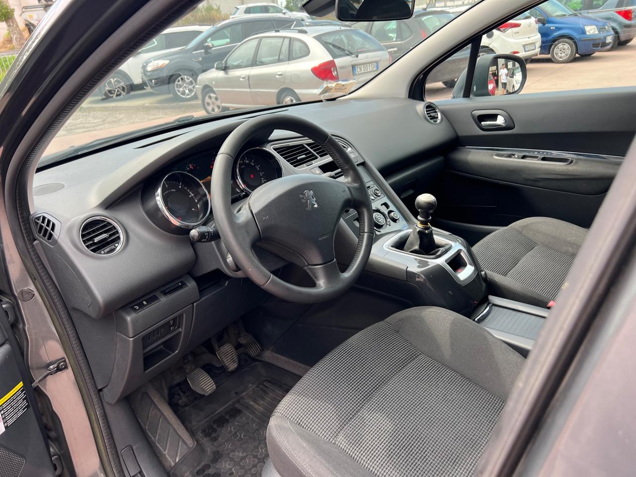 Peugeot 5008 1.6 HDi 112CV Active