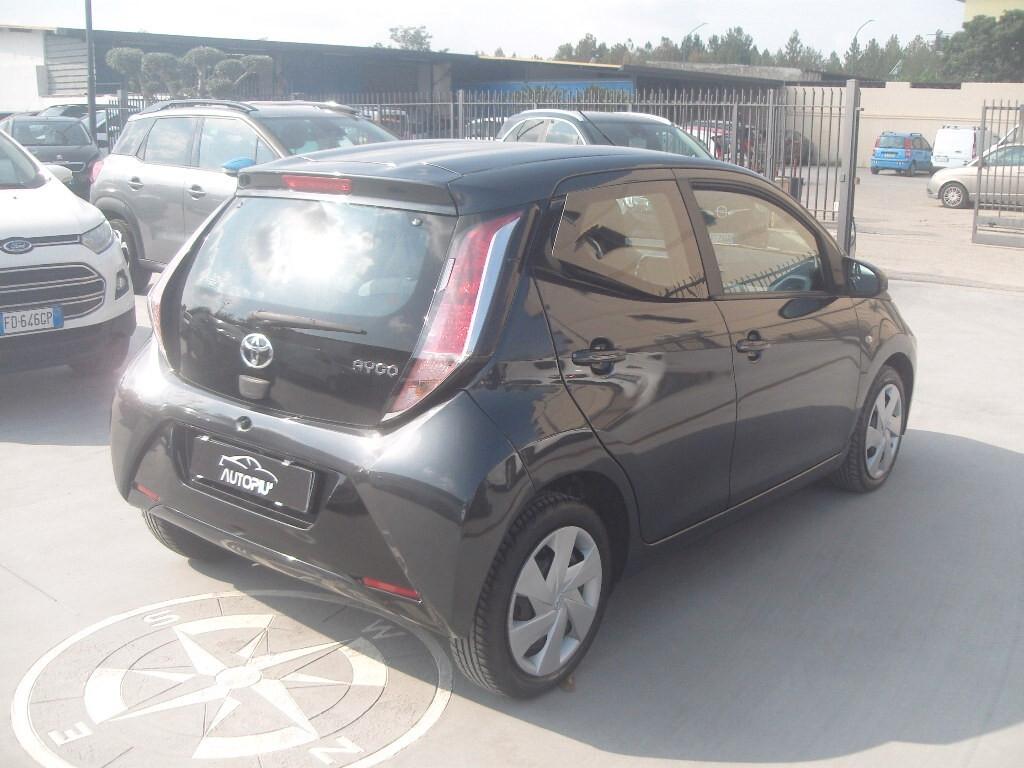 Toyota Aygo 1.0 VVT-i 69 CV 5 porte x-cool