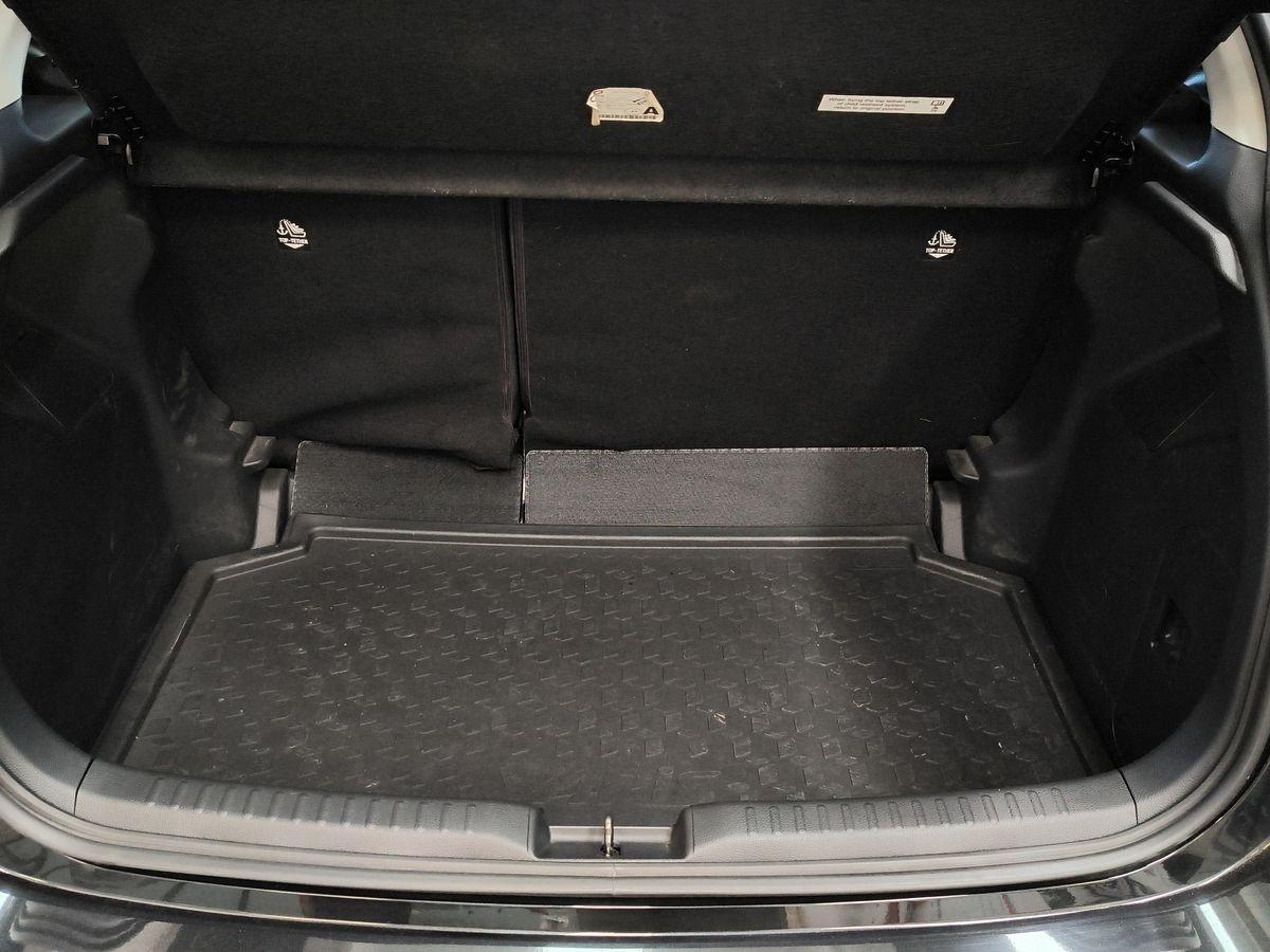 TOYOTA Yaris 4ª serie - Yaris 1.5 Hybrid 5 porte Trend