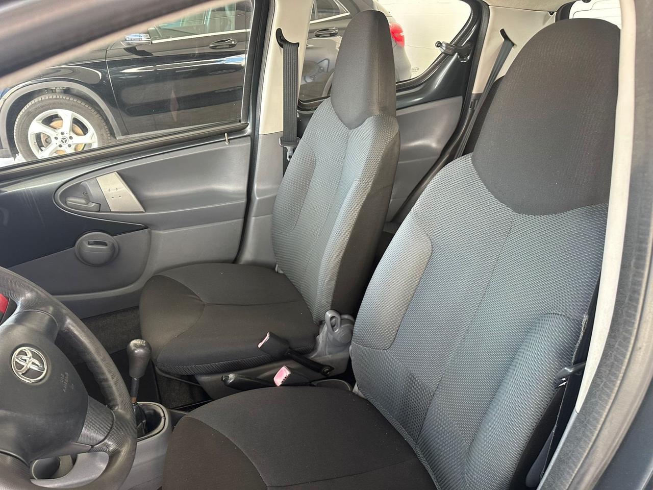 Toyota Aygo 1.0 12V VVT-i 5 porte Sol