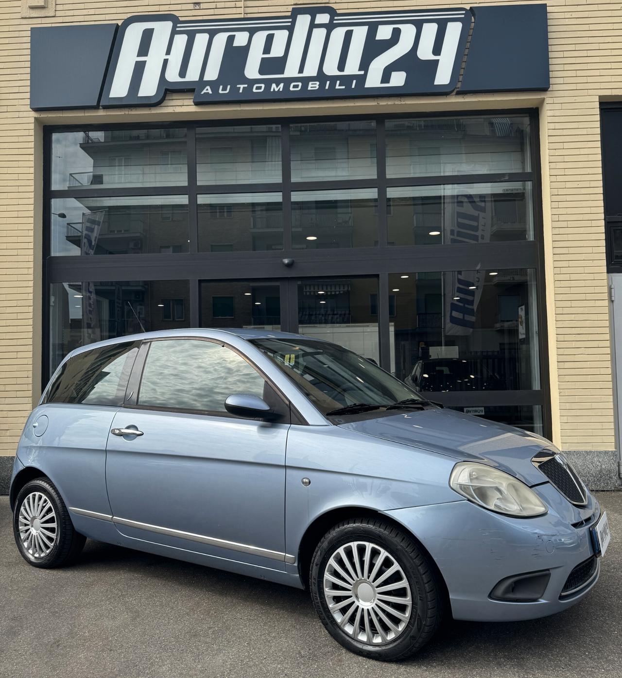 Lancia Ypsilon 1.3 MJT 75 CV Argento NEOPATENTATI