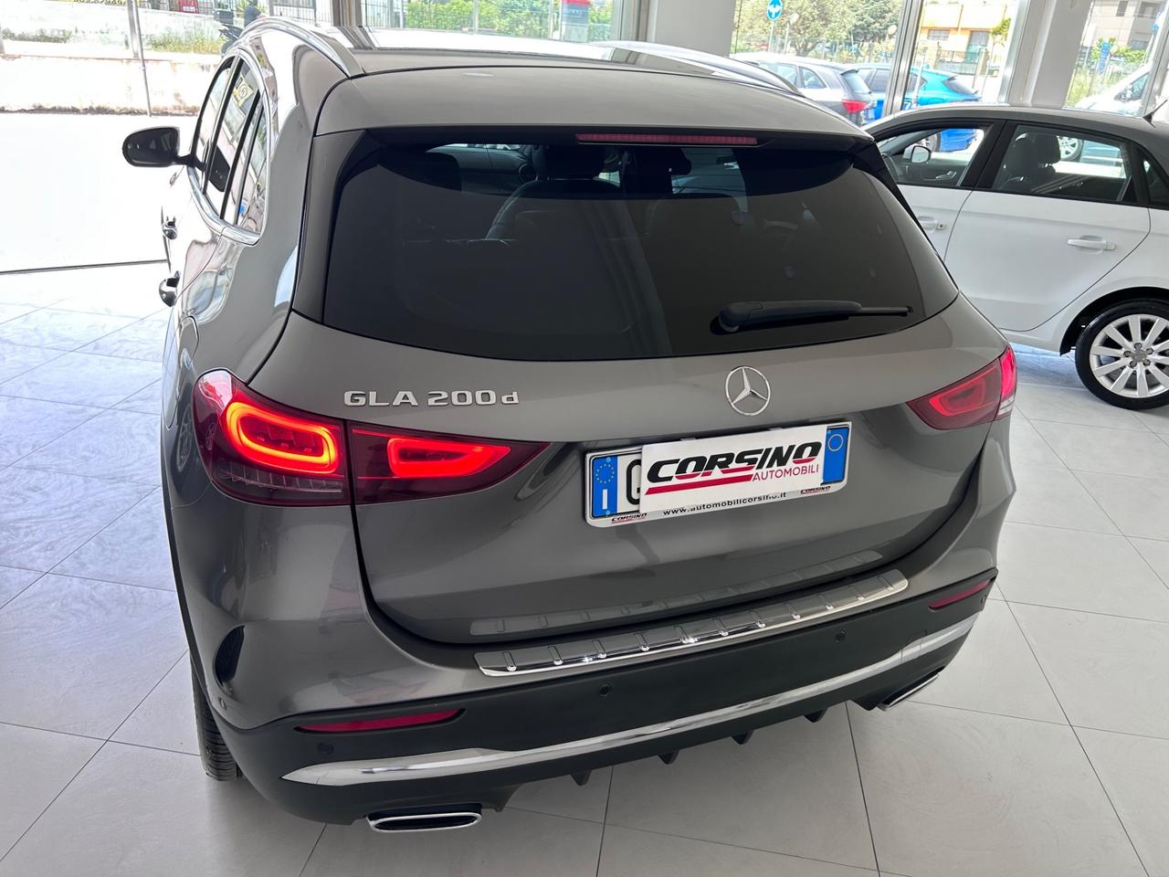 MERCEDES-BENZ GLA 200 d Automatic Premium