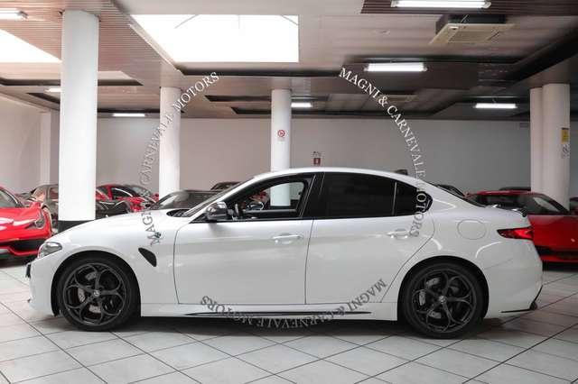 Alfa Romeo Giulia QUADRIFOGLIO|SPECIAL PAINT|HARMAN/KARDON|19''|