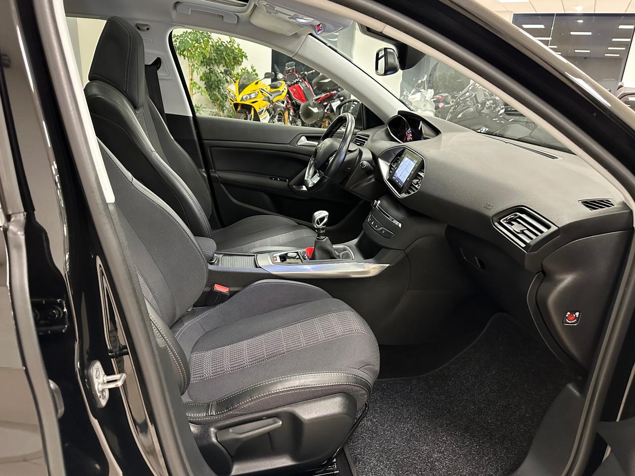 Peugeot 308 BlueHDi 120 S&S SW Allure - 2018