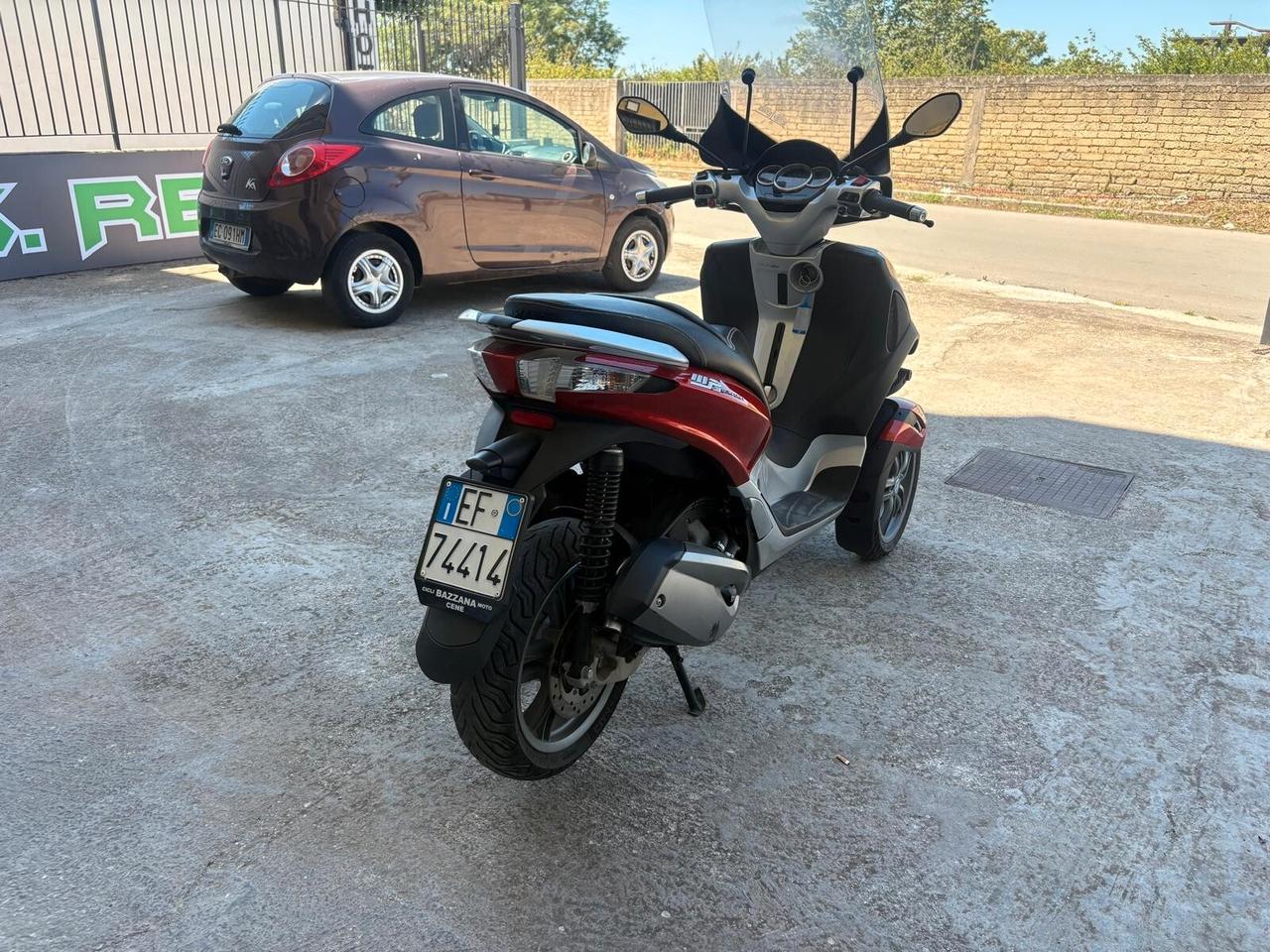 Piaggio MP3 300