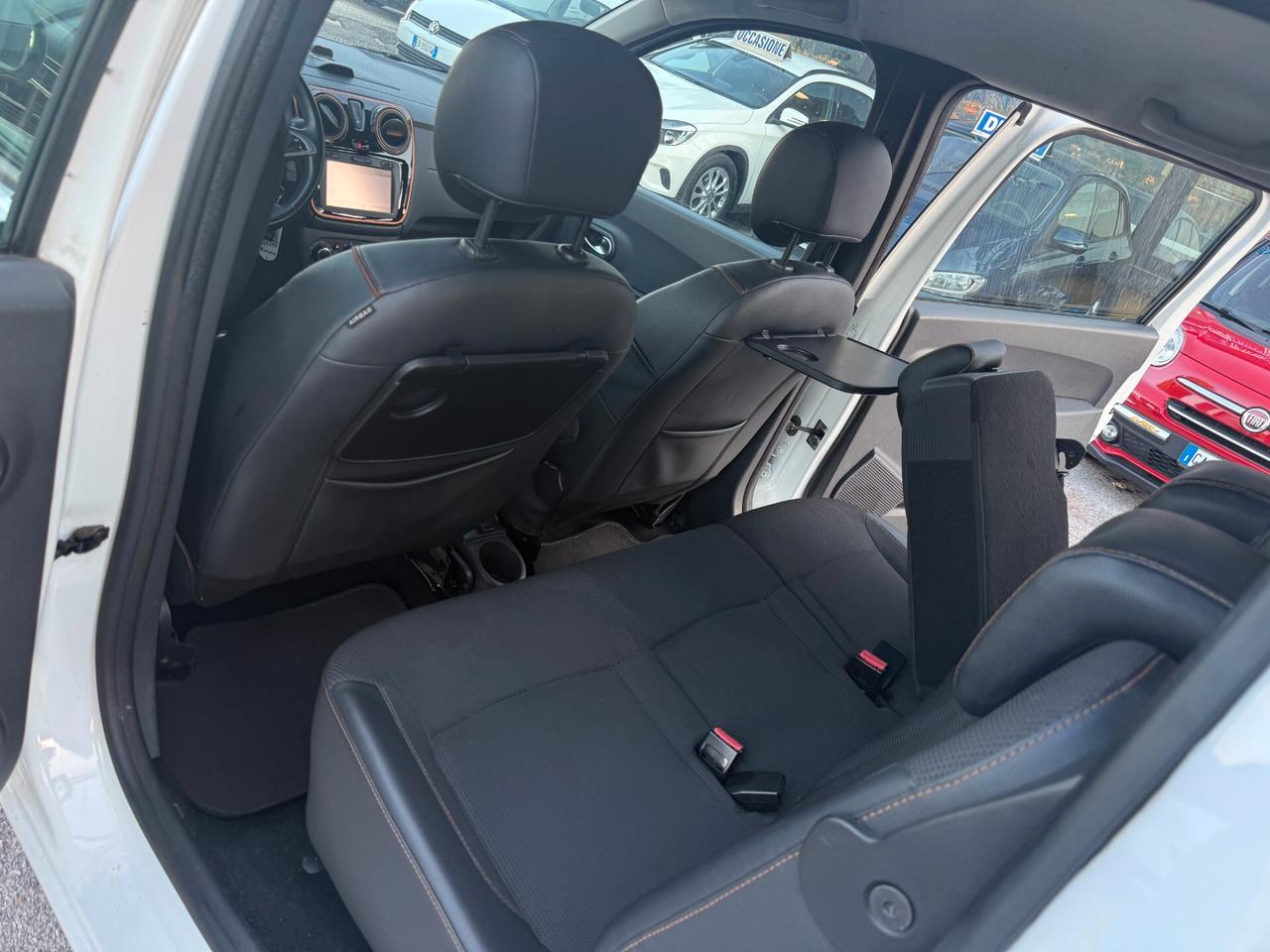 "UNICA" Dacia Lodgy 1.6 100CV GPL 7 posti