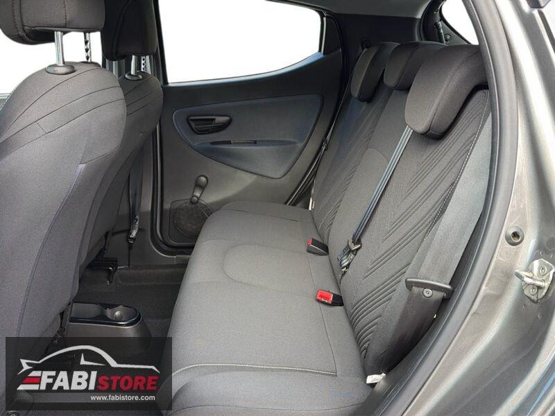 Lancia Ypsilon 1.0 FireFly 70 Cv Hybrid Gold 5 POSTI - Schermo, CarPlay, Ruotino ecc