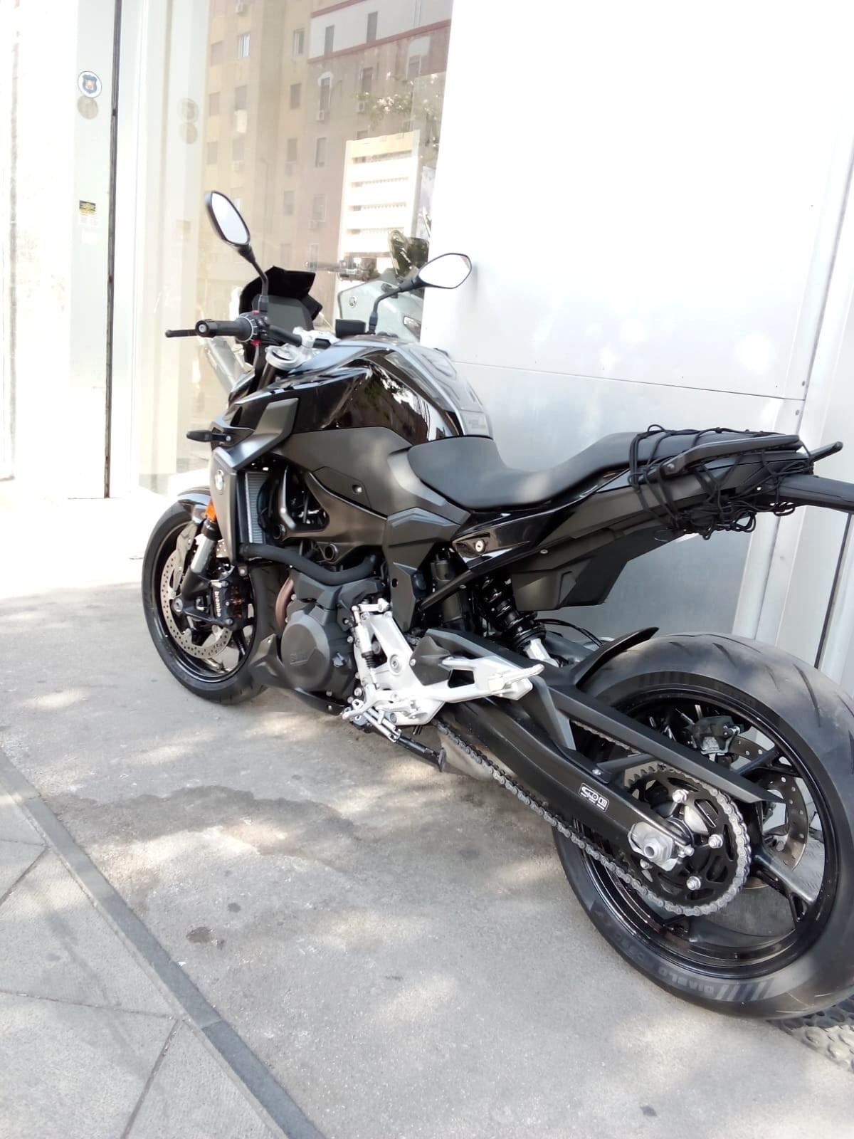 Bmw F 900 R triple black
