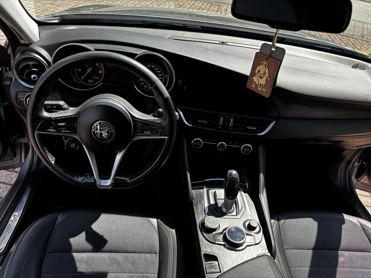 Alfa Romeo Giulia 2.2 Turbodiesel 180 CV AT8 AWD Q4 Super