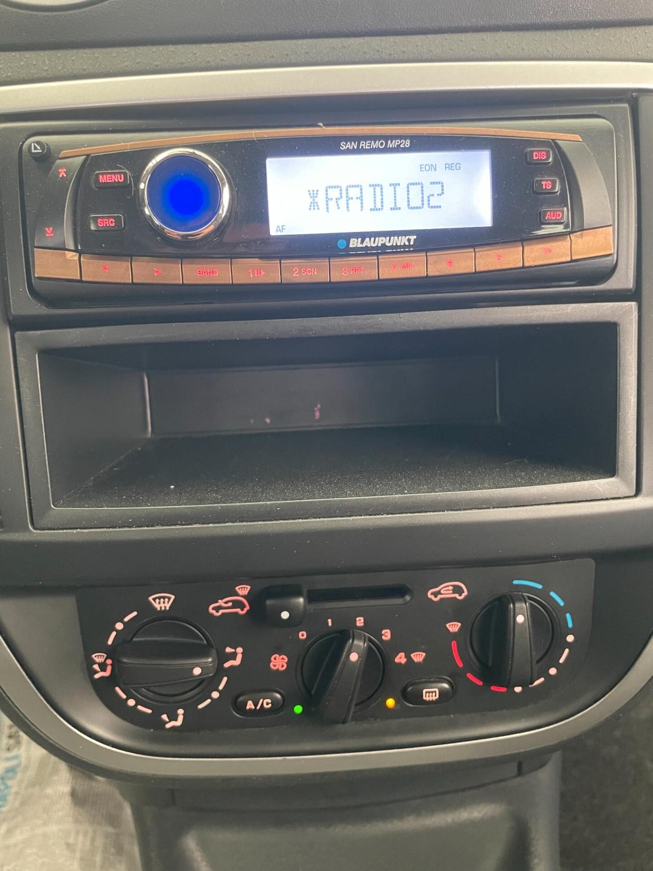 Citroen C2 1.1 121.00KM , Elegance CLIMA, SERVT, TAGLIANDATA NEOPATENTATI