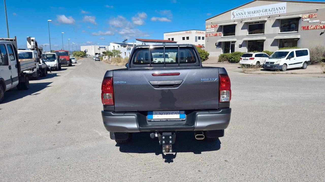 Toyota Hilux 2.4 D-4D 4WD 2 porte Extra Cab Comfort