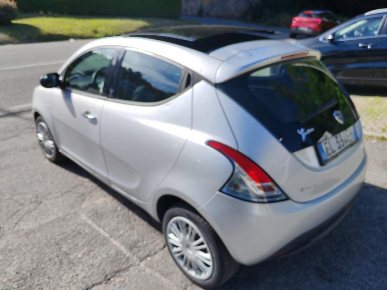 Lancia Ypsilon 0.9 TwinAir 85 CV 5 porte S&S DFN Platinum