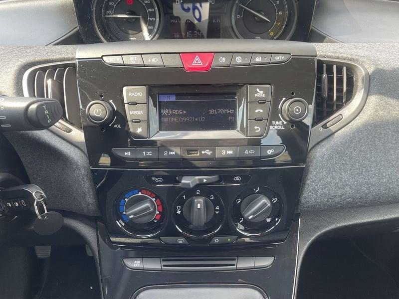 Lancia Ypsilon 1.0 FireFly 5 porte S&S Hybrid Silver