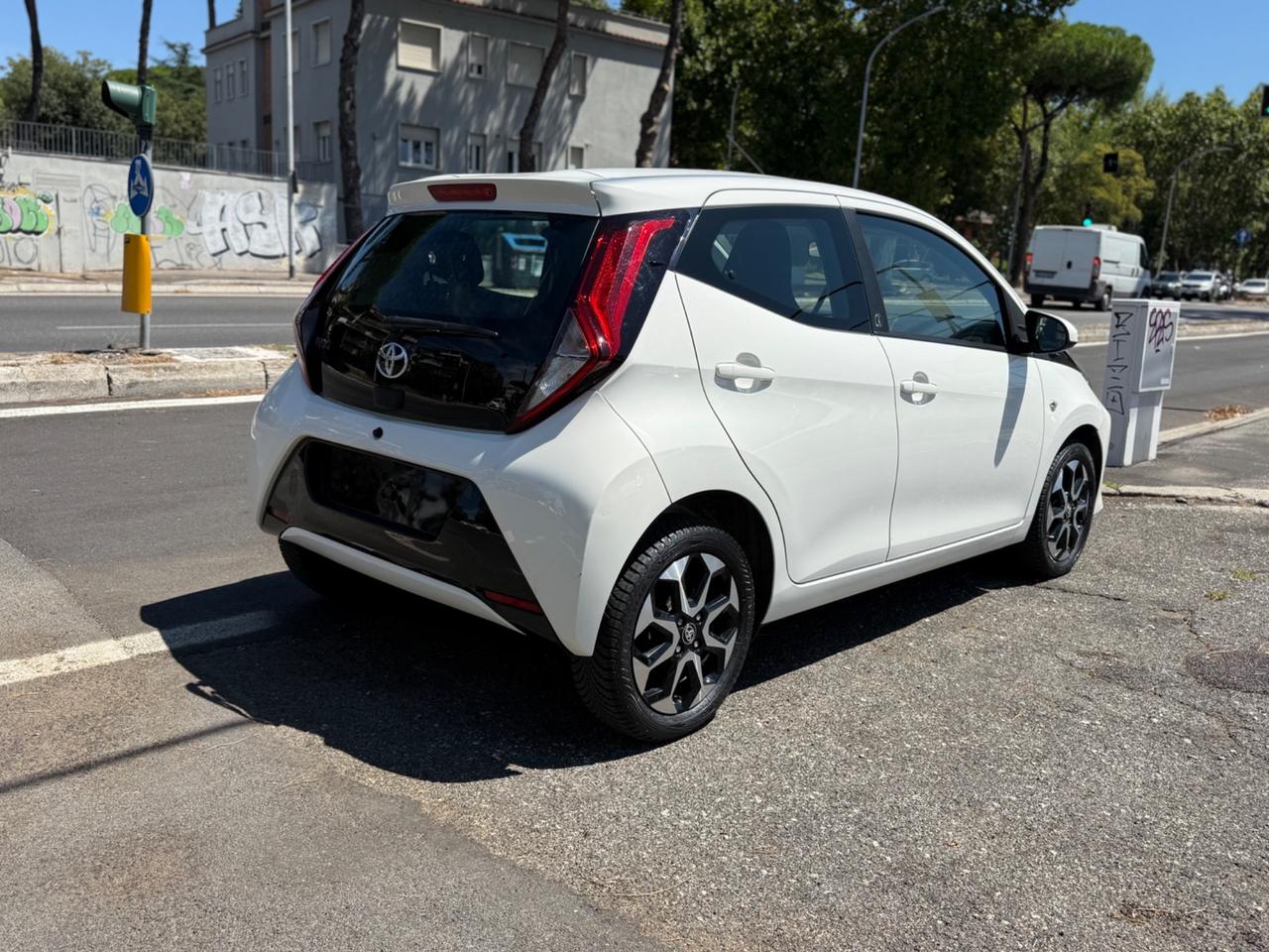 Toyota Aygo 1.0 VVT-i 72 CV 5 porte x-play Manuale