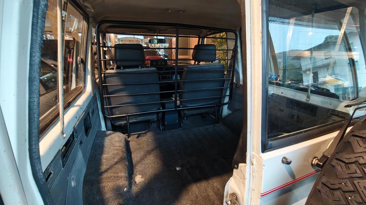 Toyota Land Cruiser LJ 70