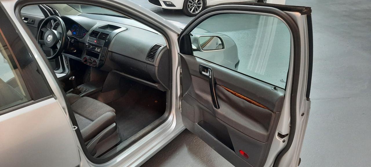 Volkswagen Polo 1.4 16V 5p. Trendline