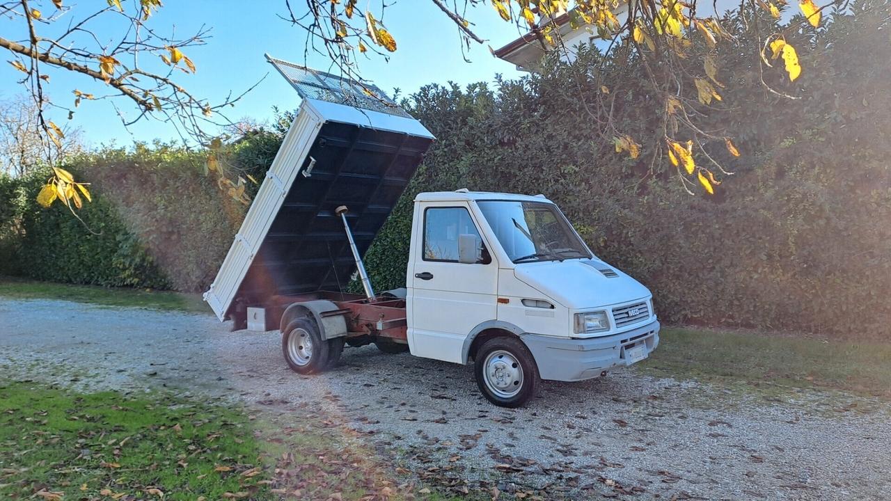 Iveco daily 35-8 RIBALTABILE tri laterale POCHI KM