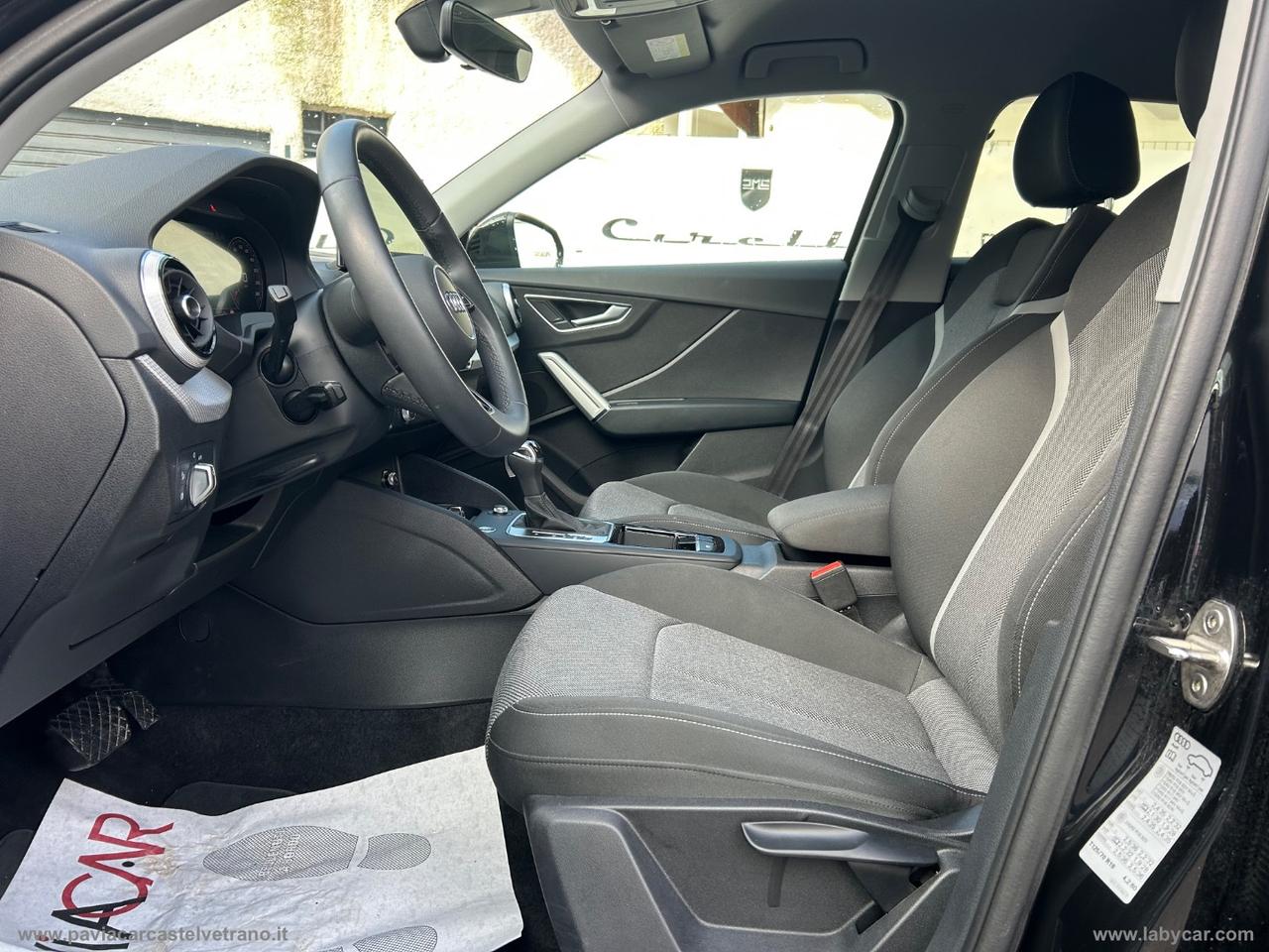 AUDI Q2 35 TFSI S tronic Identity Black