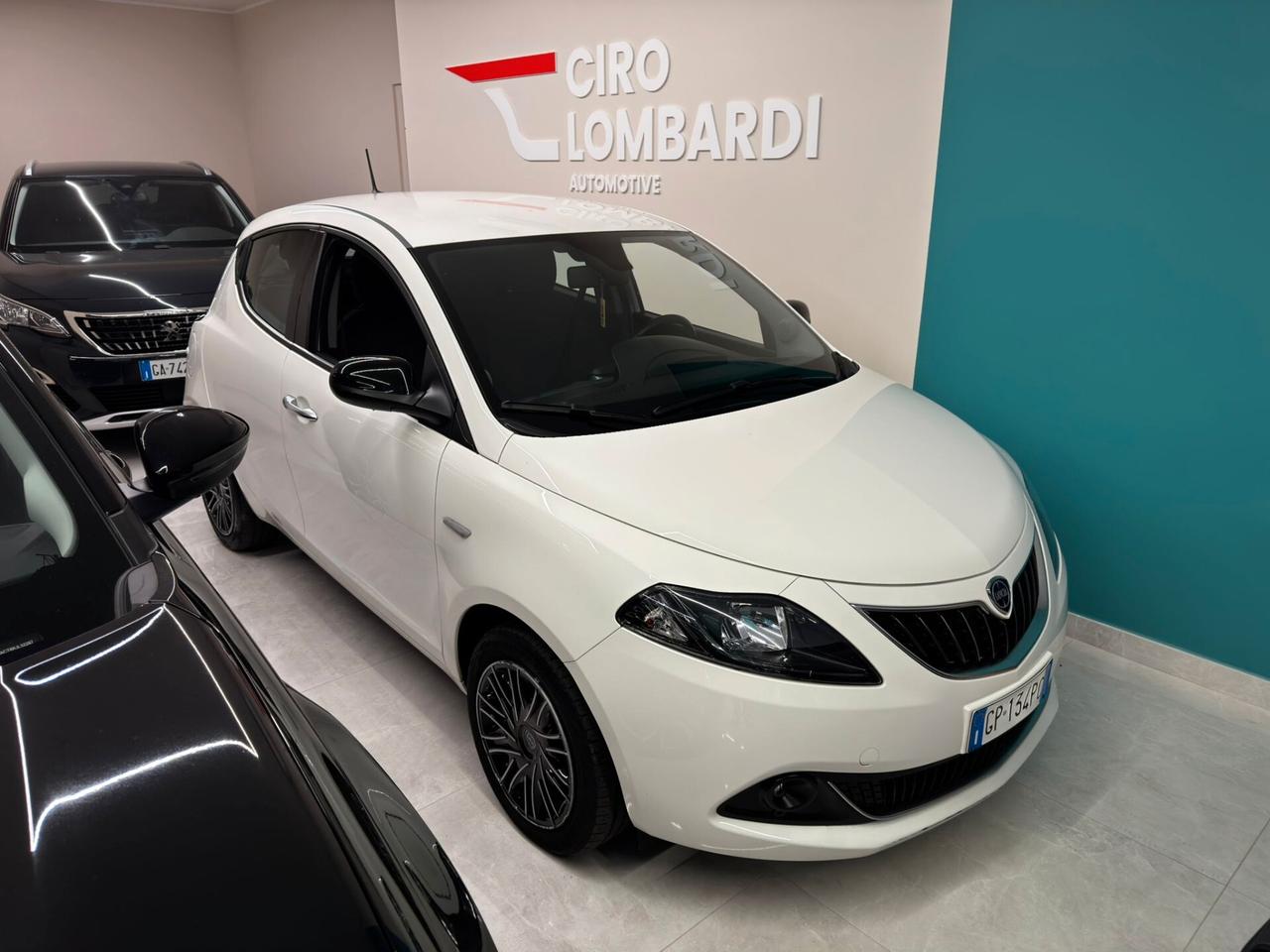 Lancia Ypsilon 1.0 FireFly 70 cv Hybrid Gold
