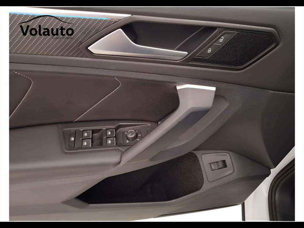 VOLKSWAGEN Tiguan II 2021 - Tiguan 2.0 tdi R-Line 4motion 150cv dsg