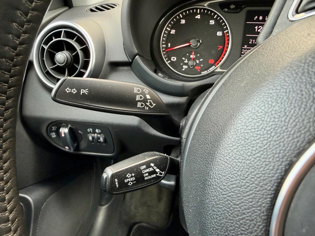 Audi A1 Sportback 1.2 tfsi 86cv ADATTA A NEO PATENTATI