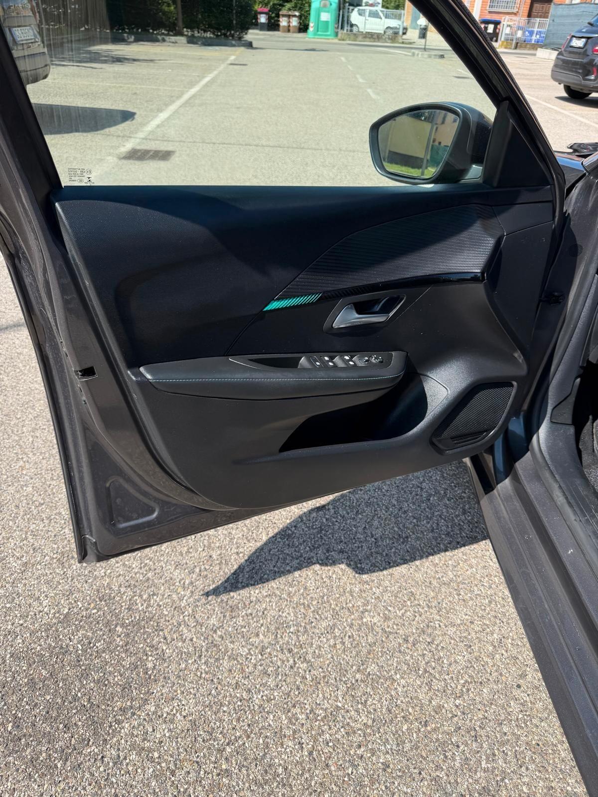 Peugeot 208 1.2 - NAV. - NEOPATENTATI - 12 MESI DI GARANZIA -