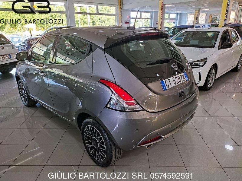 Lancia Ypsilon 1.0 FireFly 5 porte S&S Hybrid Platino