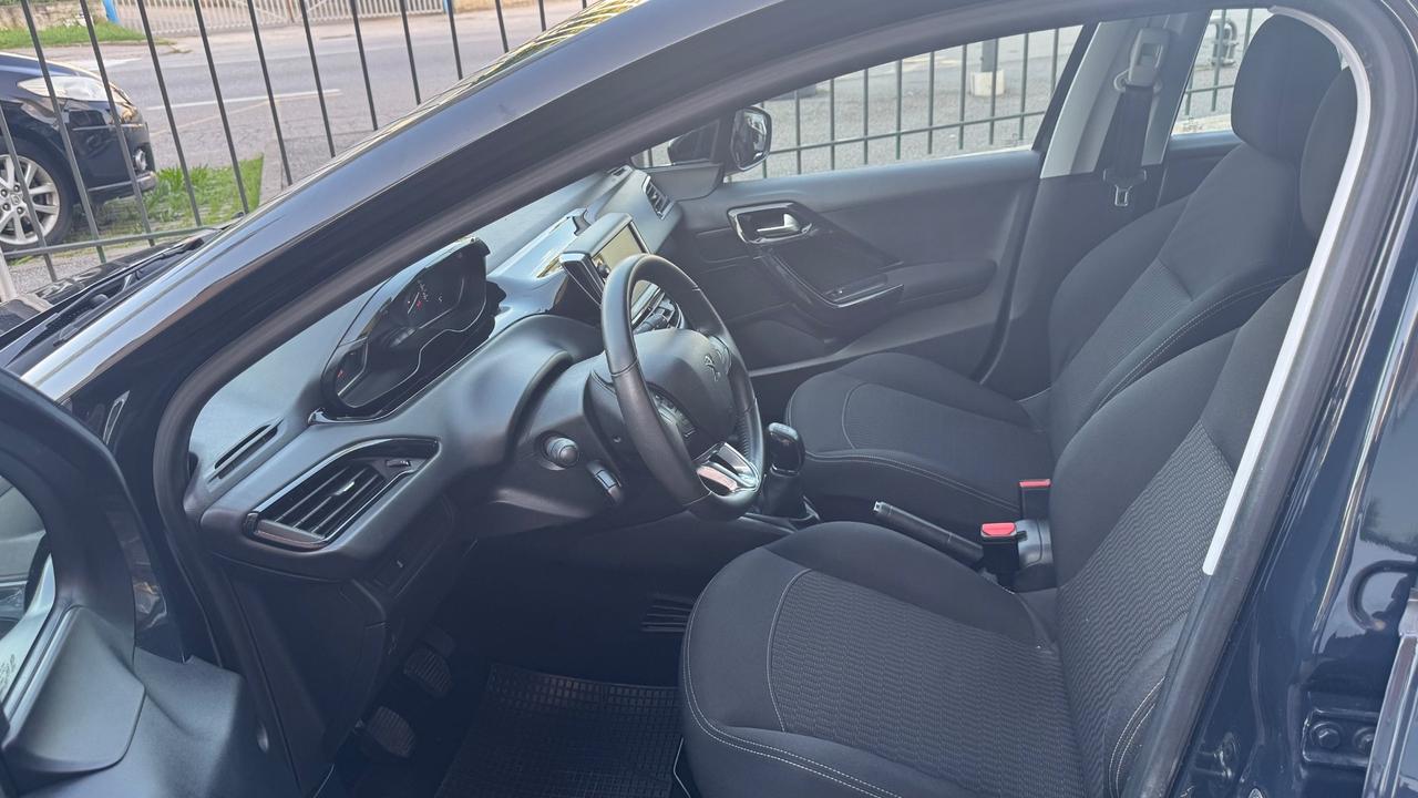Peugeot 208 PureTech 82 5 porte Allure