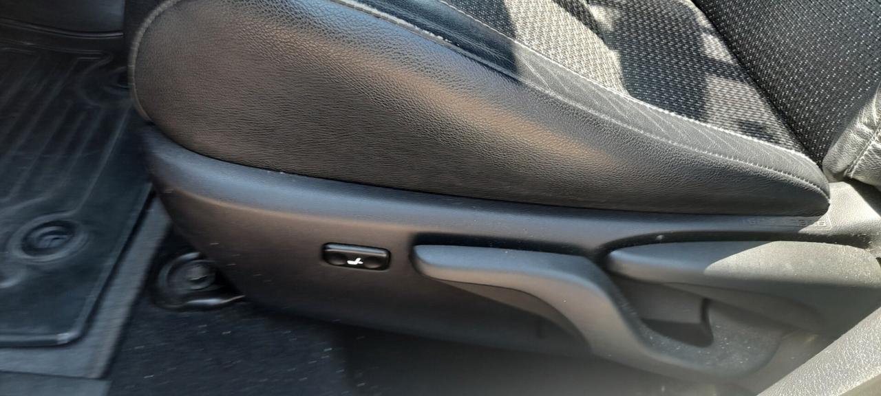 Toyota Auris 1.8 Hybrid Lounge cambio aut full