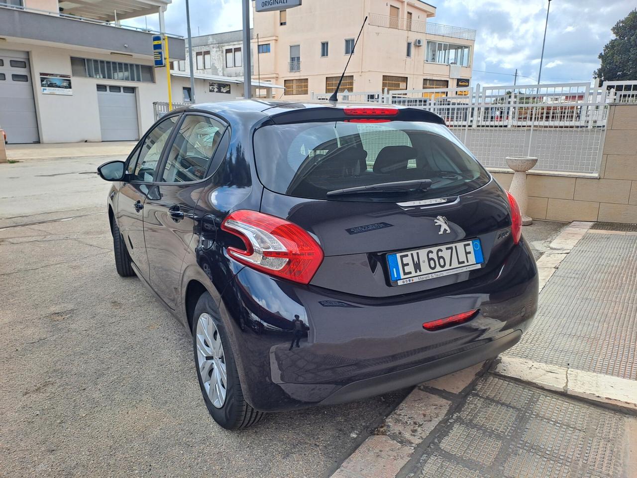 Peugeot 208 1.4 HDi 68 CV 5 porte Active