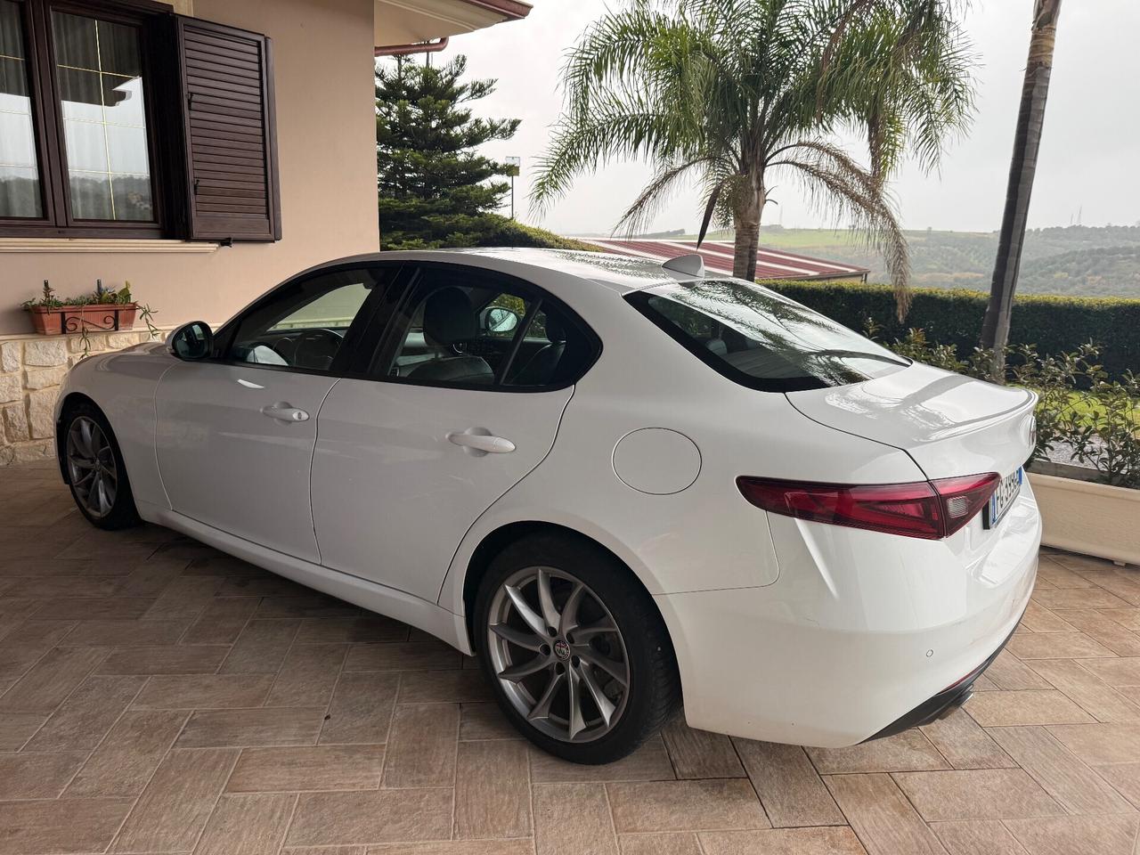 Alfa Romeo Giulia 2.2 Turbodiesel 150 CV AT8