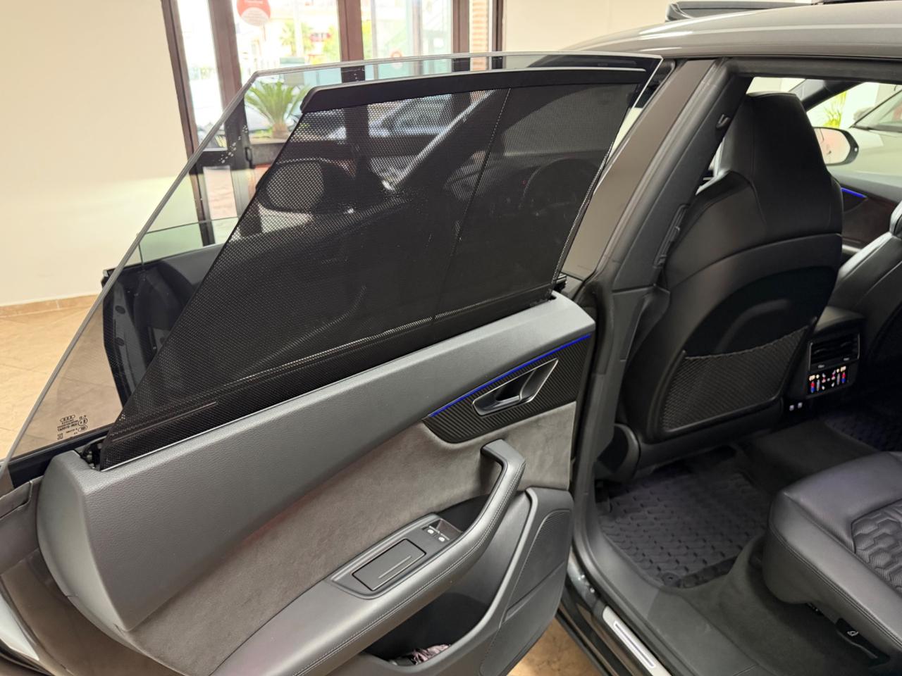 Audi Q8 RS TFSI V8 quattro tiptronic