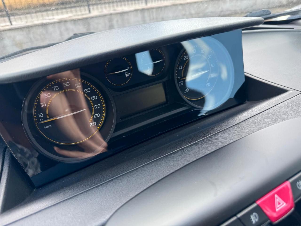 Lancia Ypsilon 1.2 69 CV Unyca MOMO DESIGN