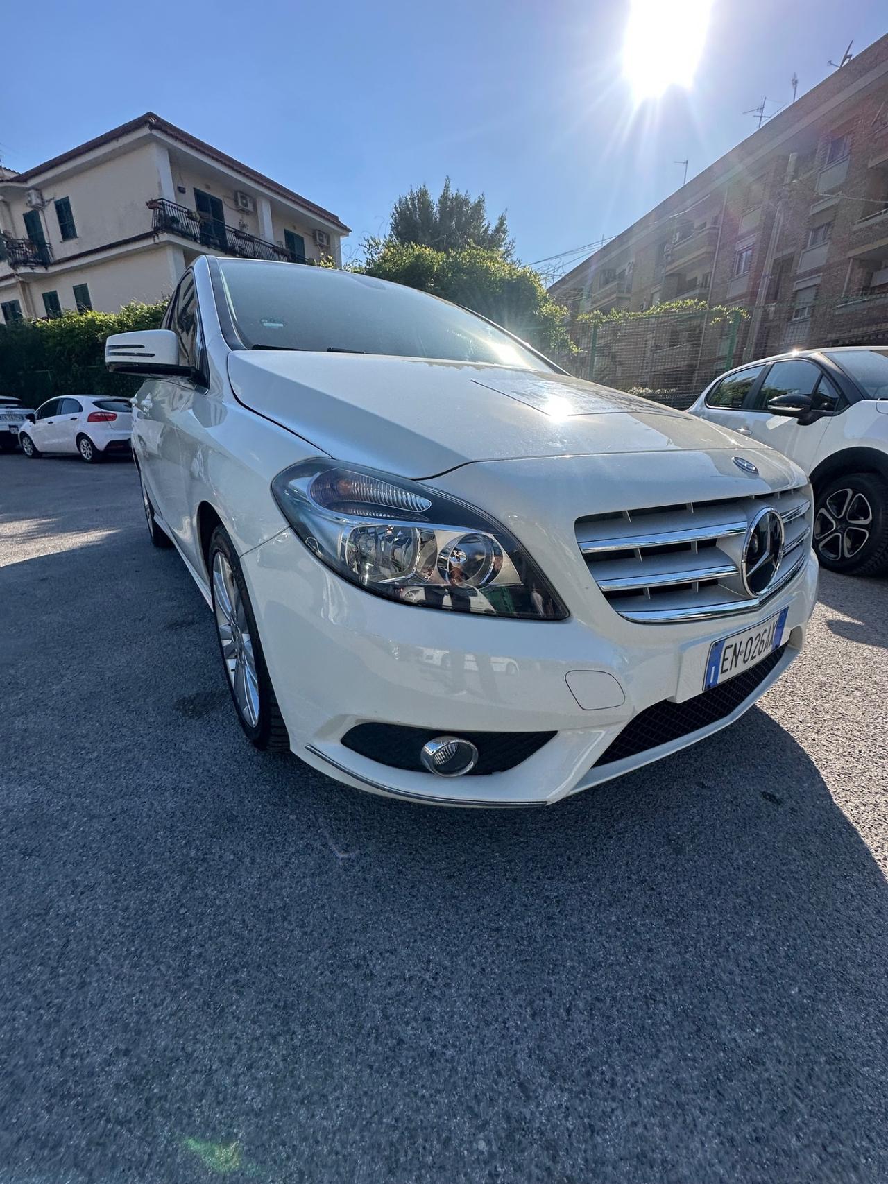 Mercedes-benz B 180 BlueEFFICIENCY Premium