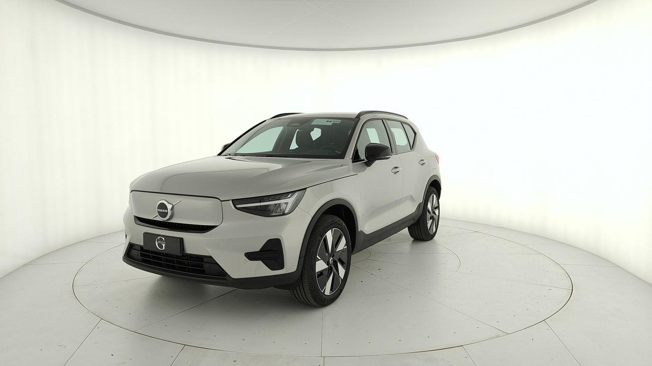 VOLVO XC40 single motor Core rwd