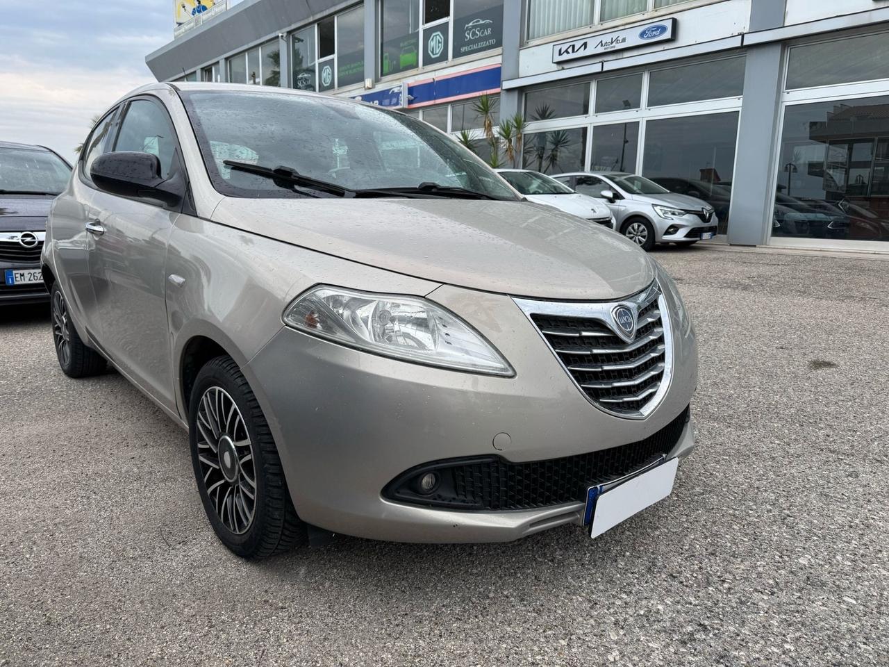 Lancia Ypsilon 1.2 69 CV 5 porte GPL Ecochic Gold